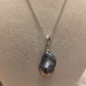 Sterling Silver Baroque Black Pearl Pendant Necklace